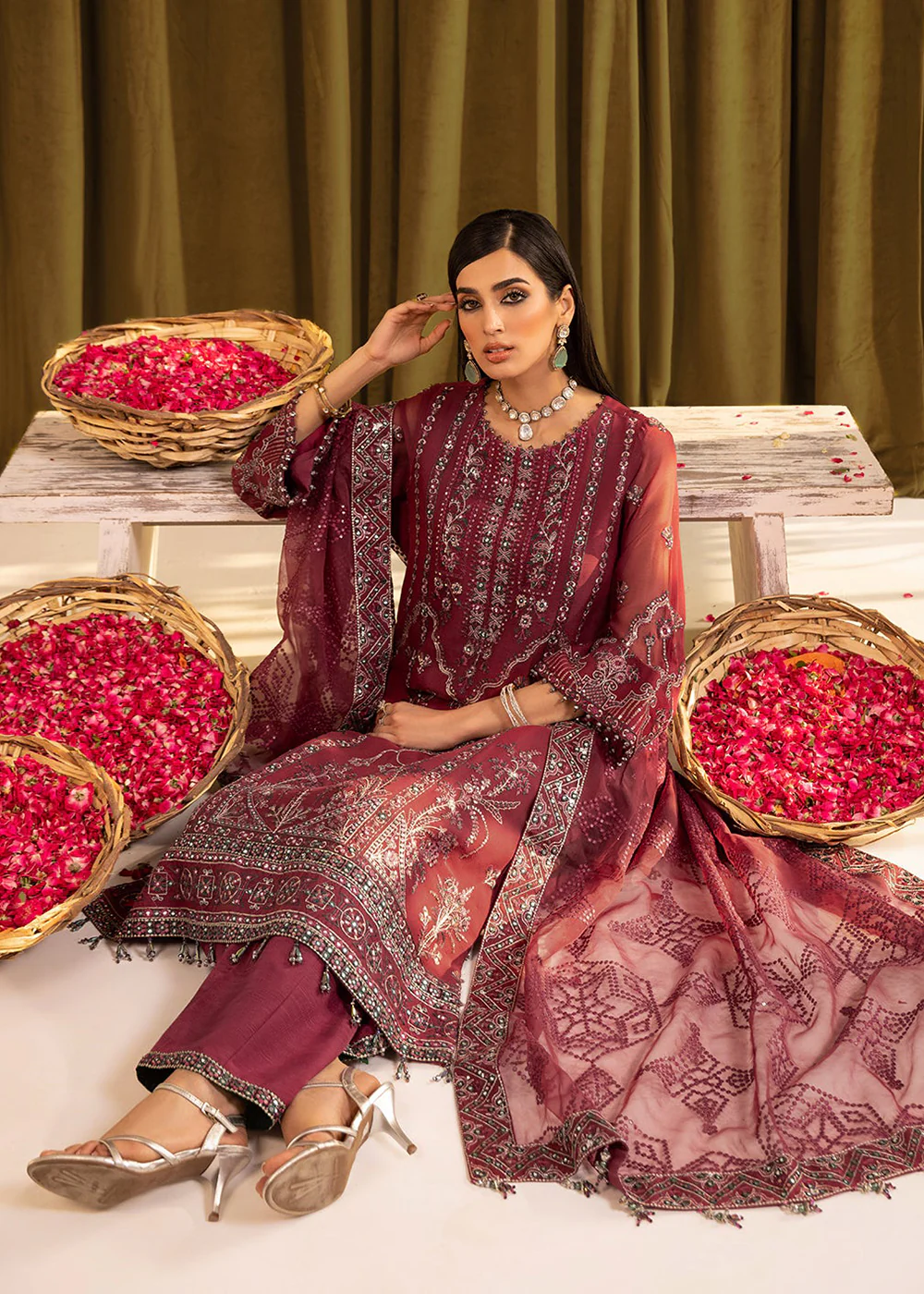 Mehfil E Uroos Luxury Formals 23 by Alizeh | V16D04 - Famya - Image 9