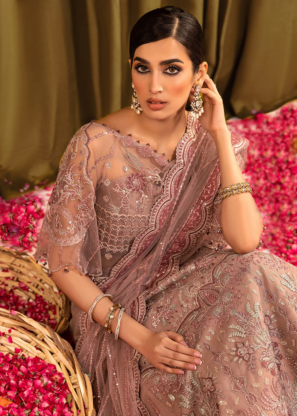 Mehfil E Uroos Luxury Formals 23 by Alizeh | V16D06 - Anamta - Image 12