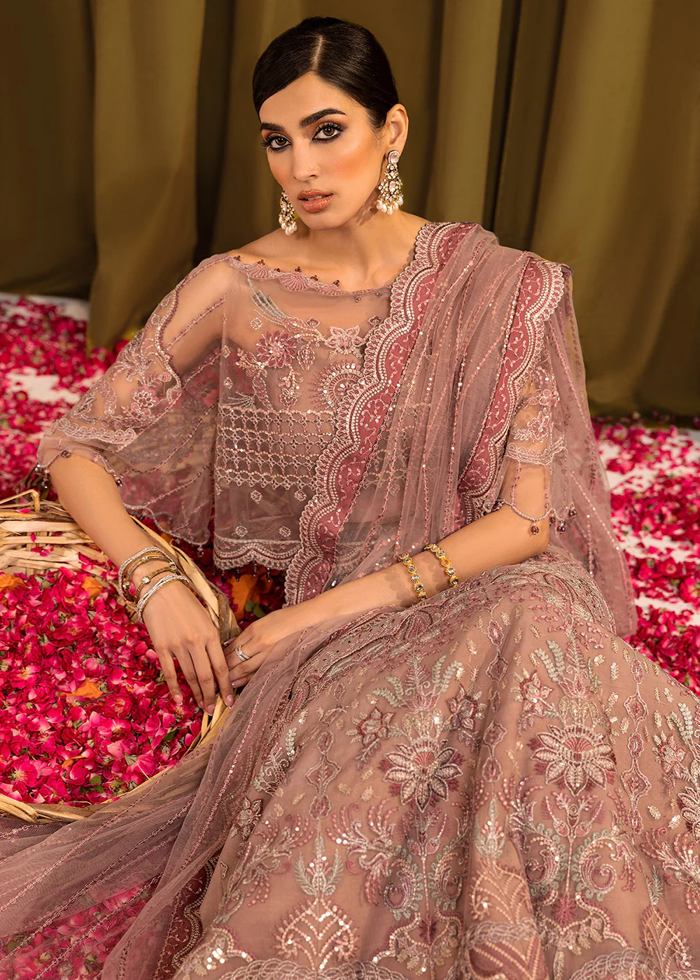 Mehfil E Uroos Luxury Formals 23 by Alizeh | V16D06 - Anamta - Image 13