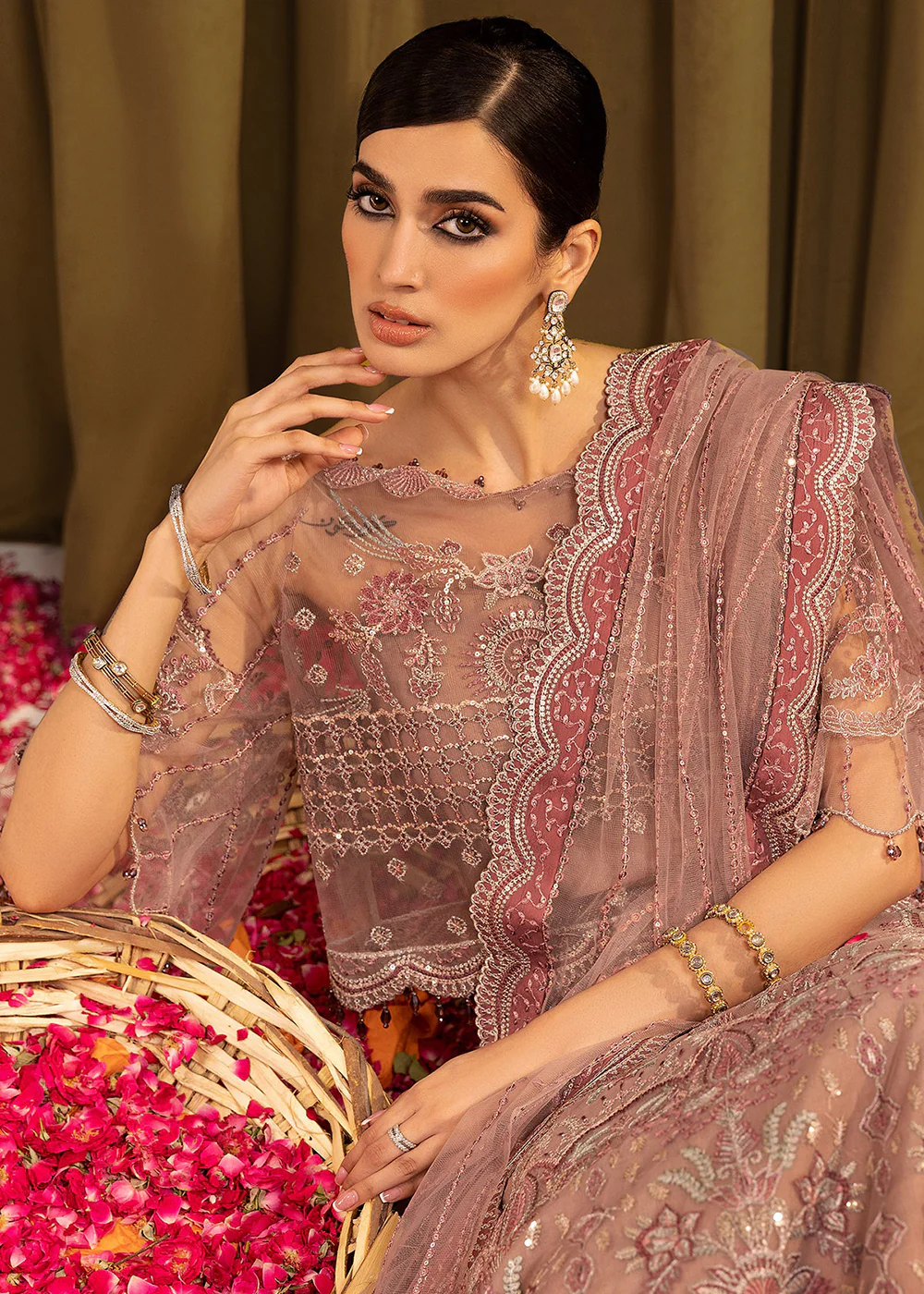 Mehfil E Uroos Luxury Formals 23 by Alizeh | V16D06 - Anamta - Image 14