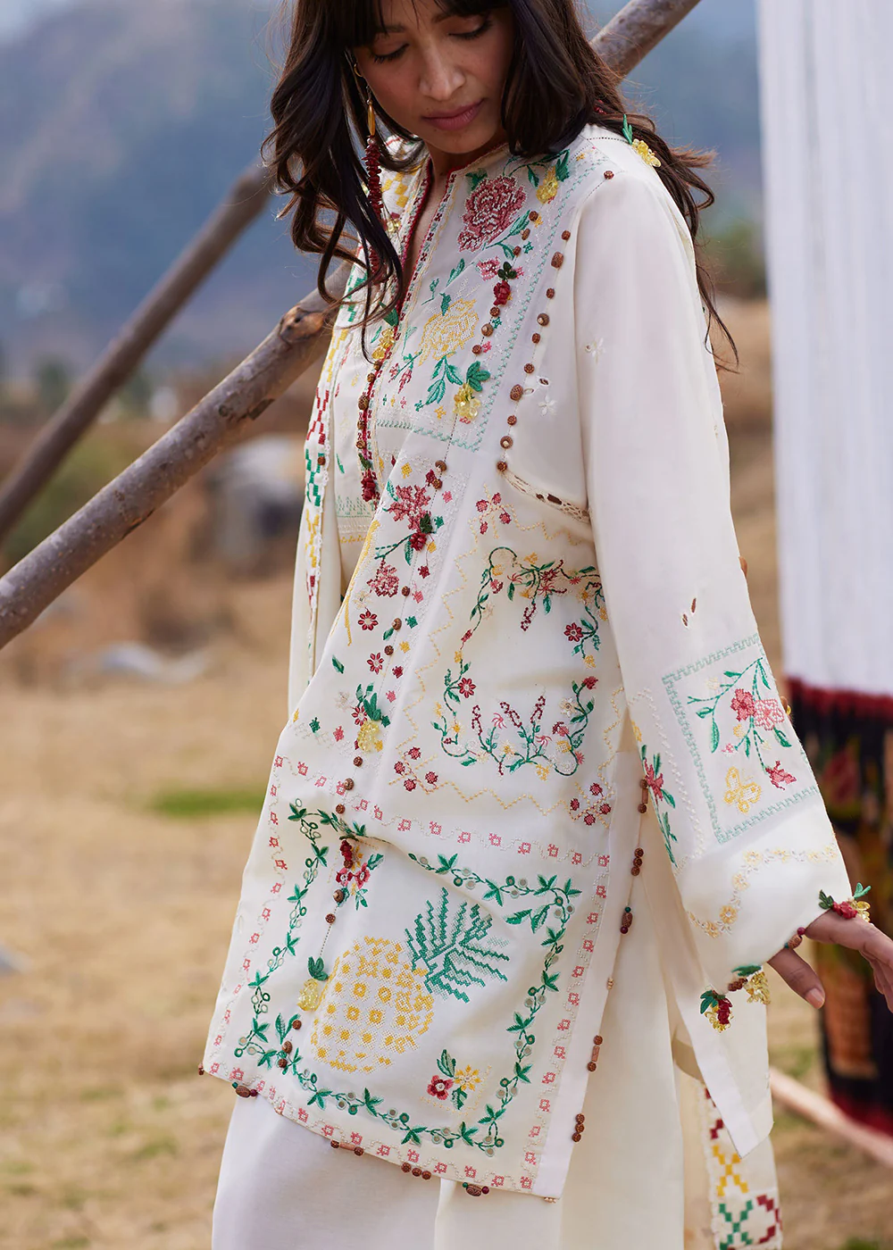Meiti Festive Lawn '26 by Zaha | CǍI FĒNG 彩风 (ZL26-08 B) - Image 2