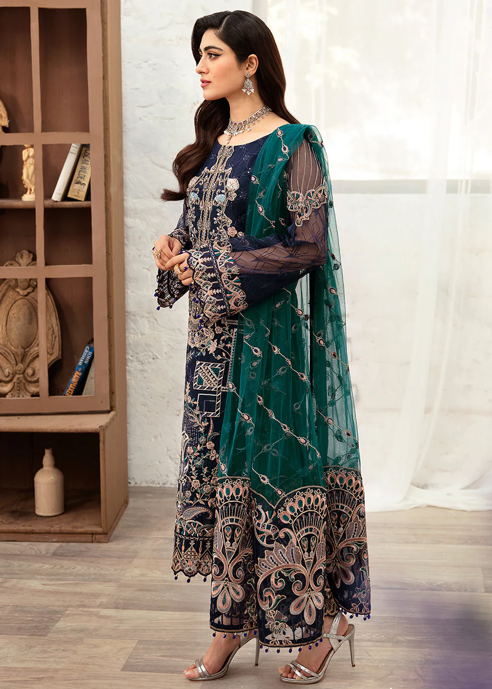 Minhal Organza Collection Vol 10 by Ramsha | M-1009 - Image 4