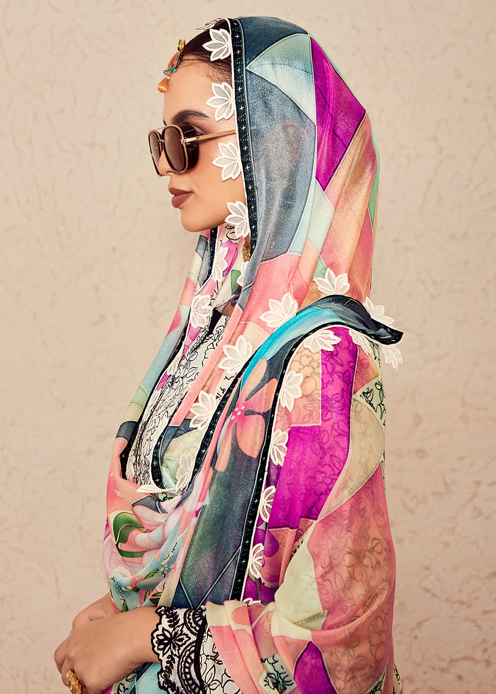 Muslin Cotton Digital Print & Embroidered Off White Salwar Suit - Image 2
