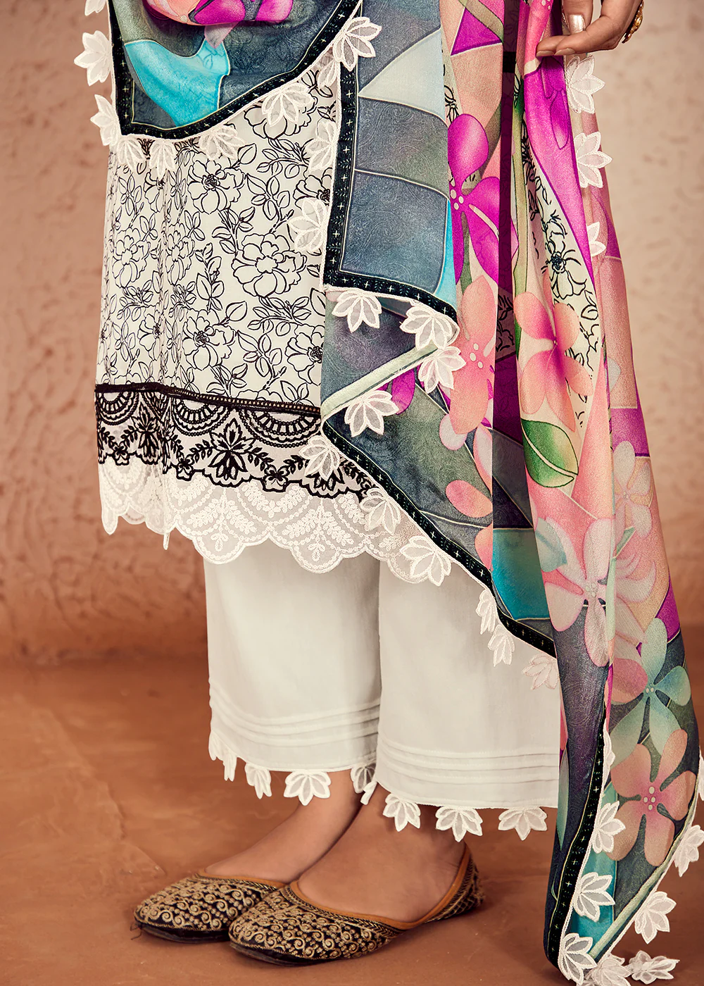 Muslin Cotton Digital Print & Embroidered Off White Salwar Suit - Image 5