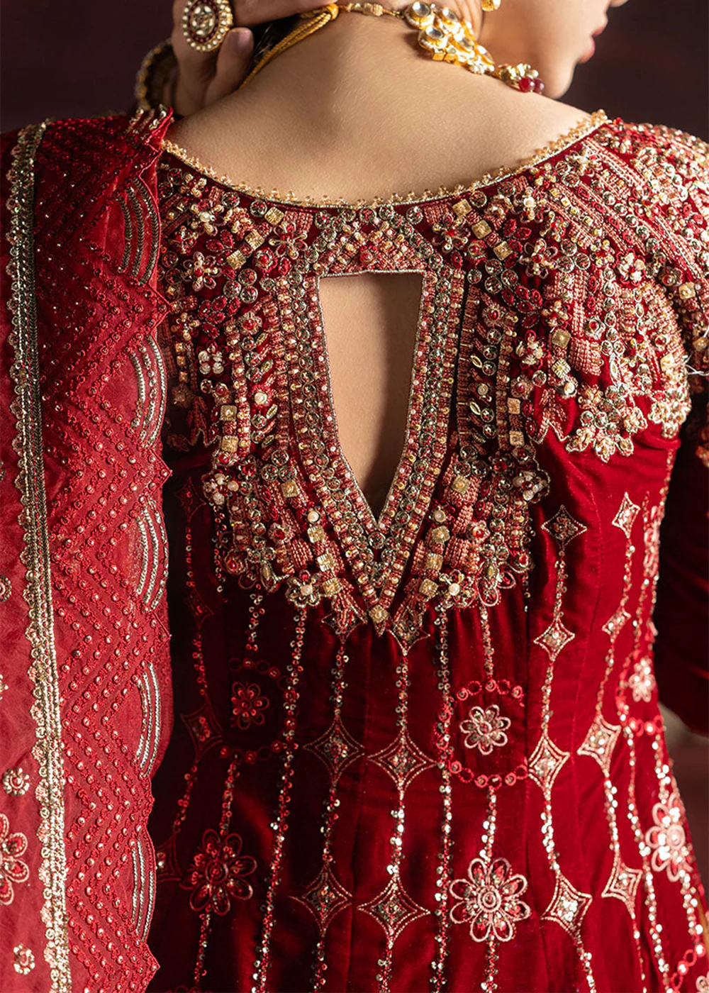 Niloufer Velvet Edit '23 by Mushq | FARAH - Image 3