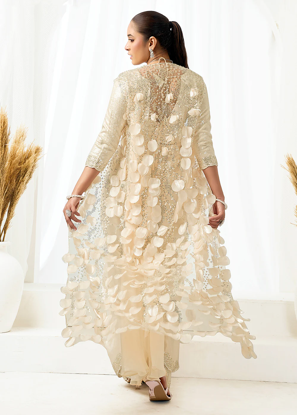 Off White Embroidered Wedding Party Wear Saree - Image 3