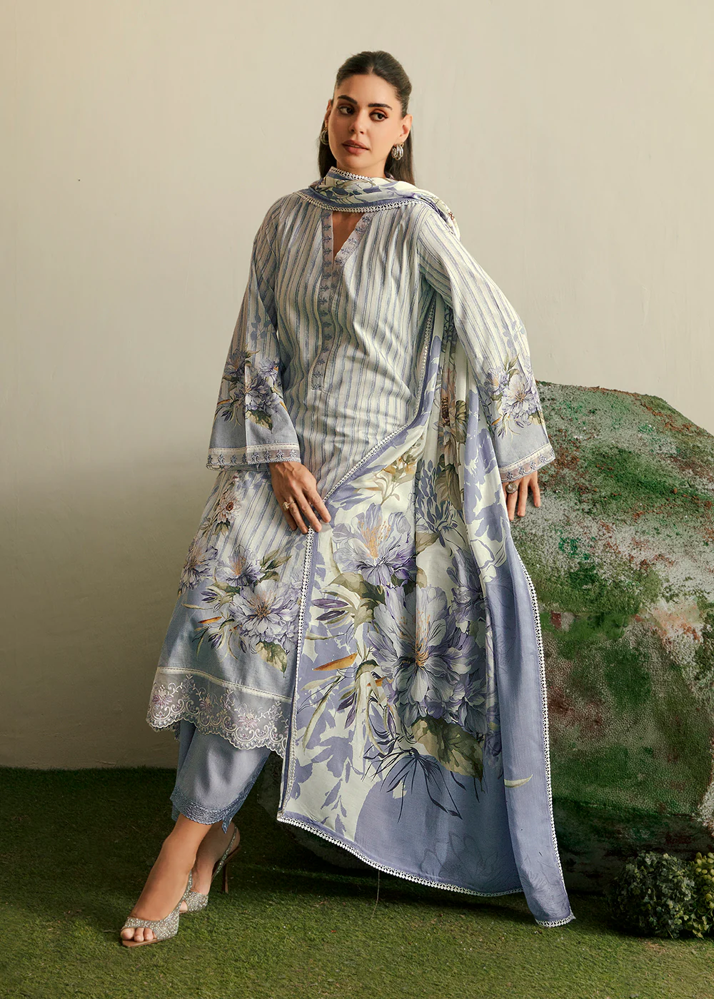Off White & Grey Embroidered Festive Wear Salwar Suit - Image 3