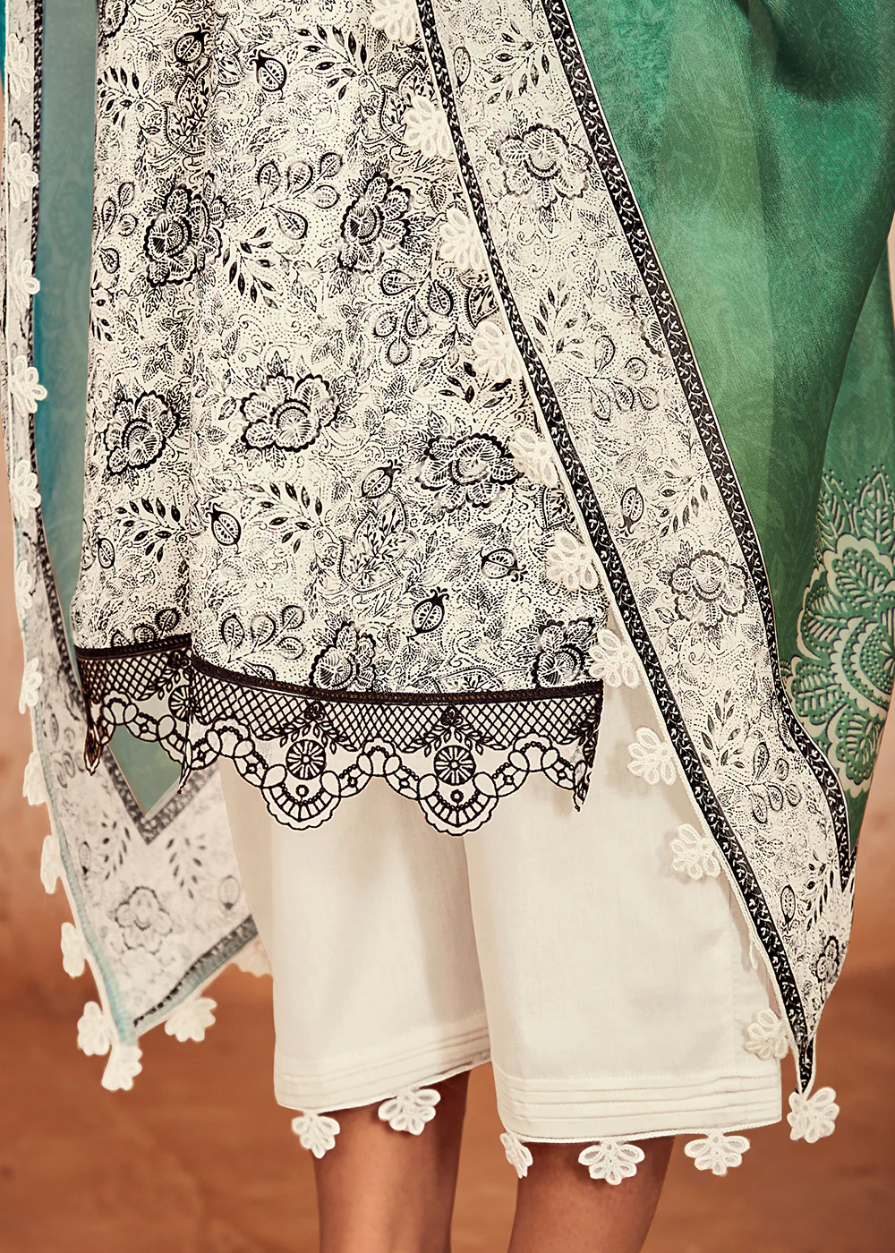 Off White Muslin Cotton Digital Print & Embroidered Salwar Suit - Image 4
