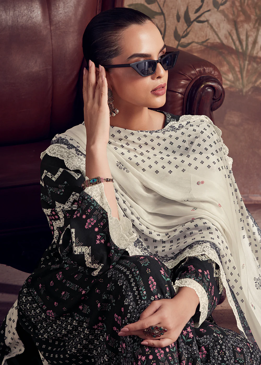 Pakistani Style Black Digital Printed Salwar Suit - Image 2