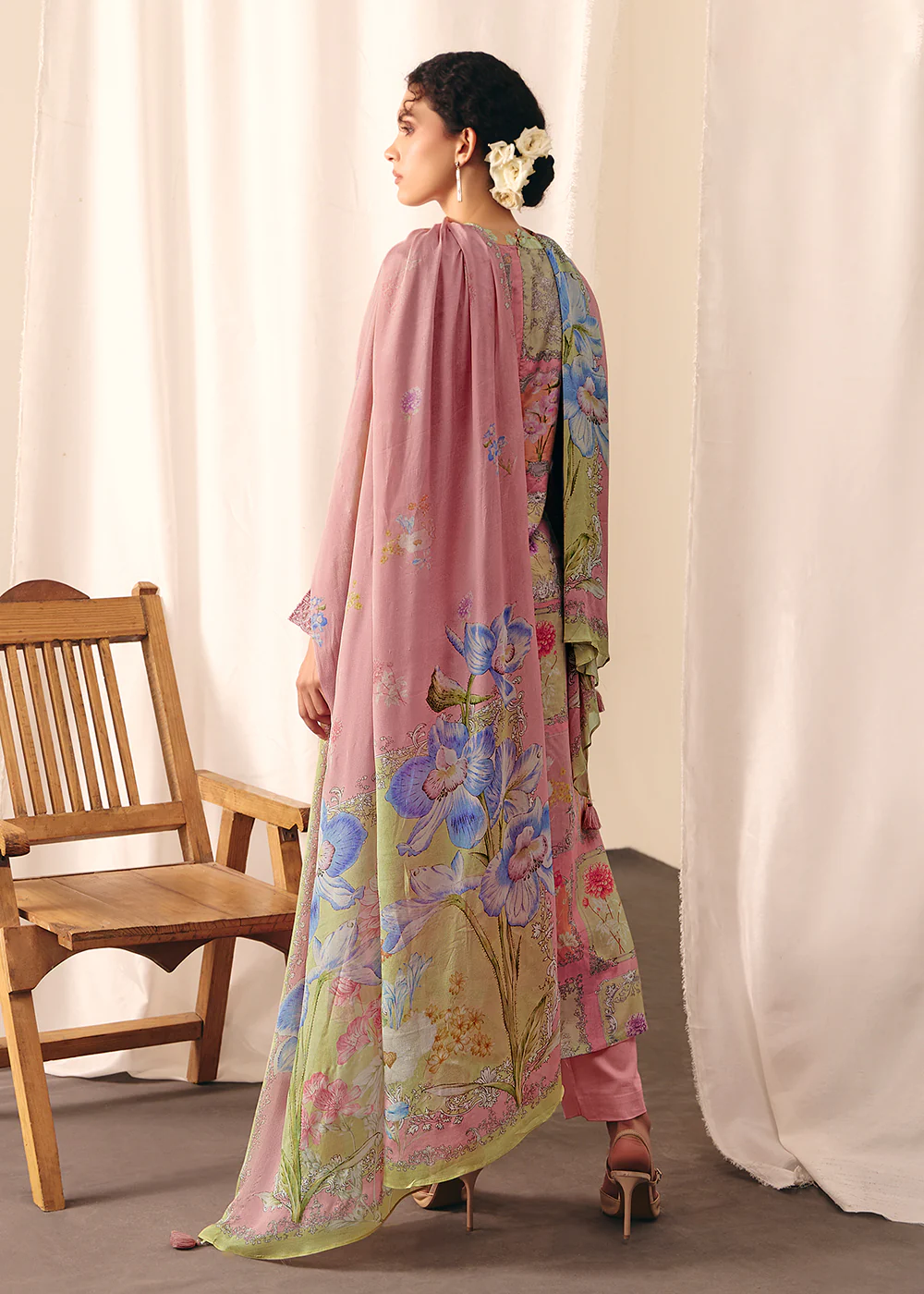 Pink Floral Printed Muslin Pant Style Salwar Suit - Image 3