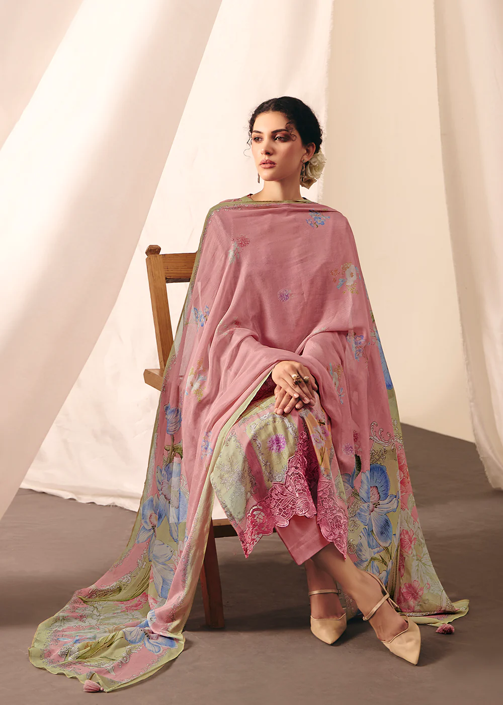 Pink Floral Printed Muslin Pant Style Salwar Suit - Image 4