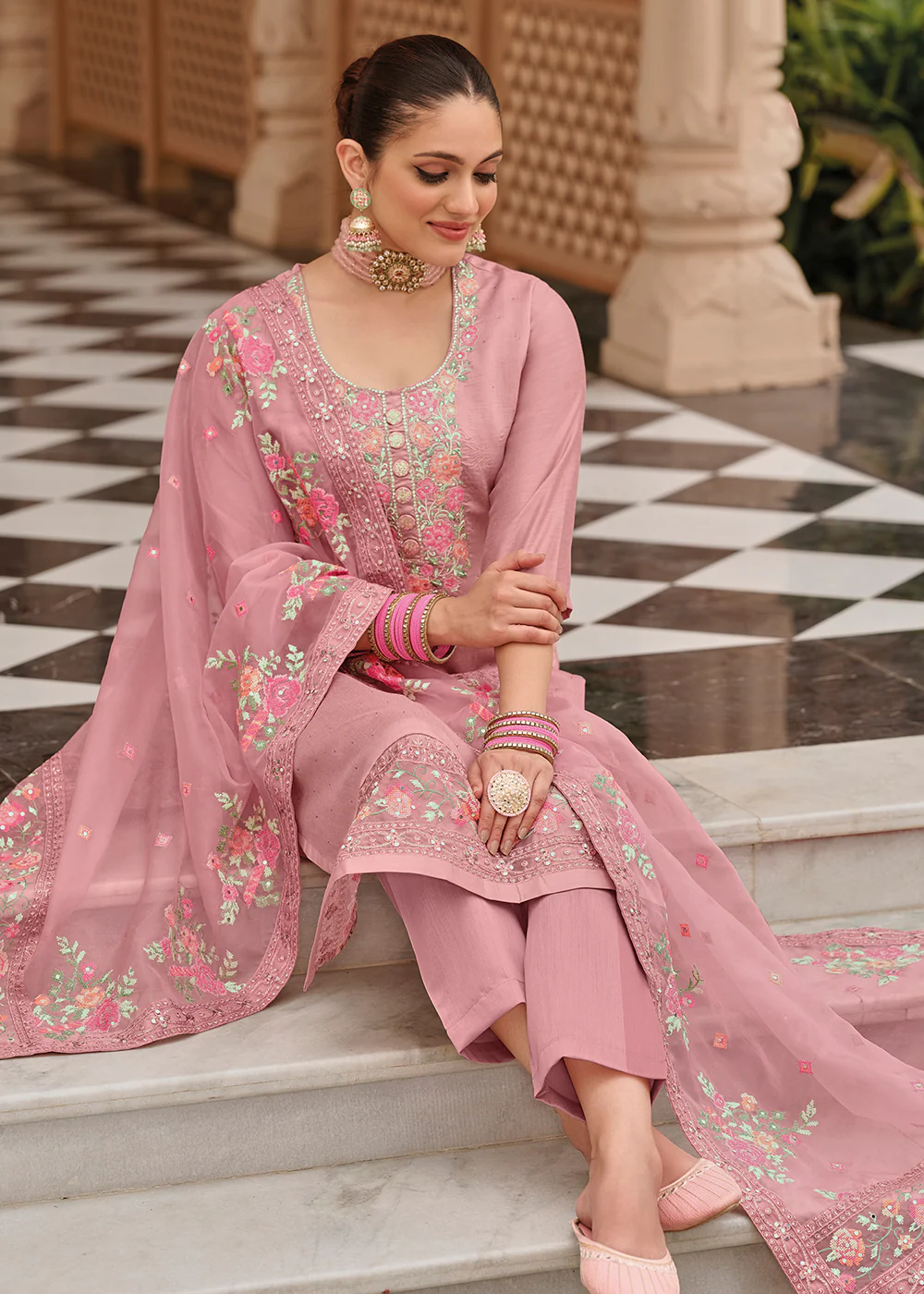 Pink Maheshwari Silk Embroidered Festive Salwar Suit - Image 3