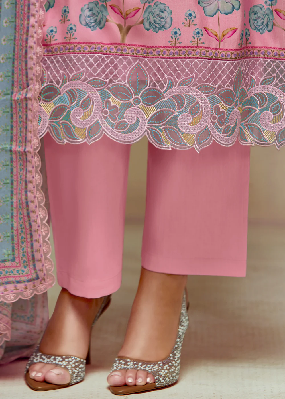 Pink Pure Muslin Digital Printed Salwar Suit - Image 4