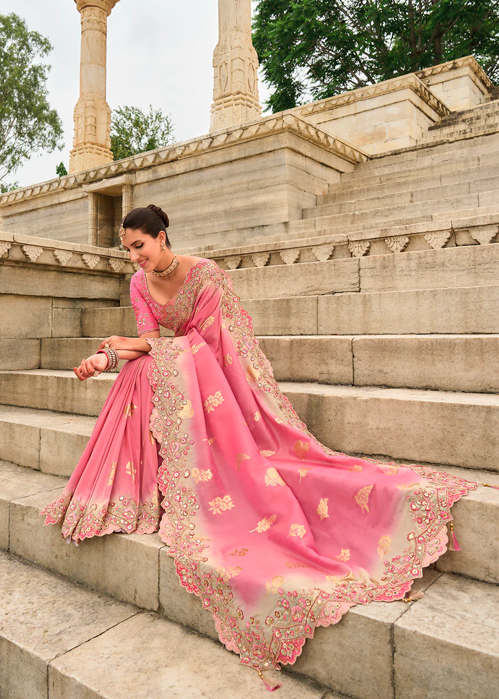 Pink Shaded Viscose Tissue Silk Designer Saree - Image 3