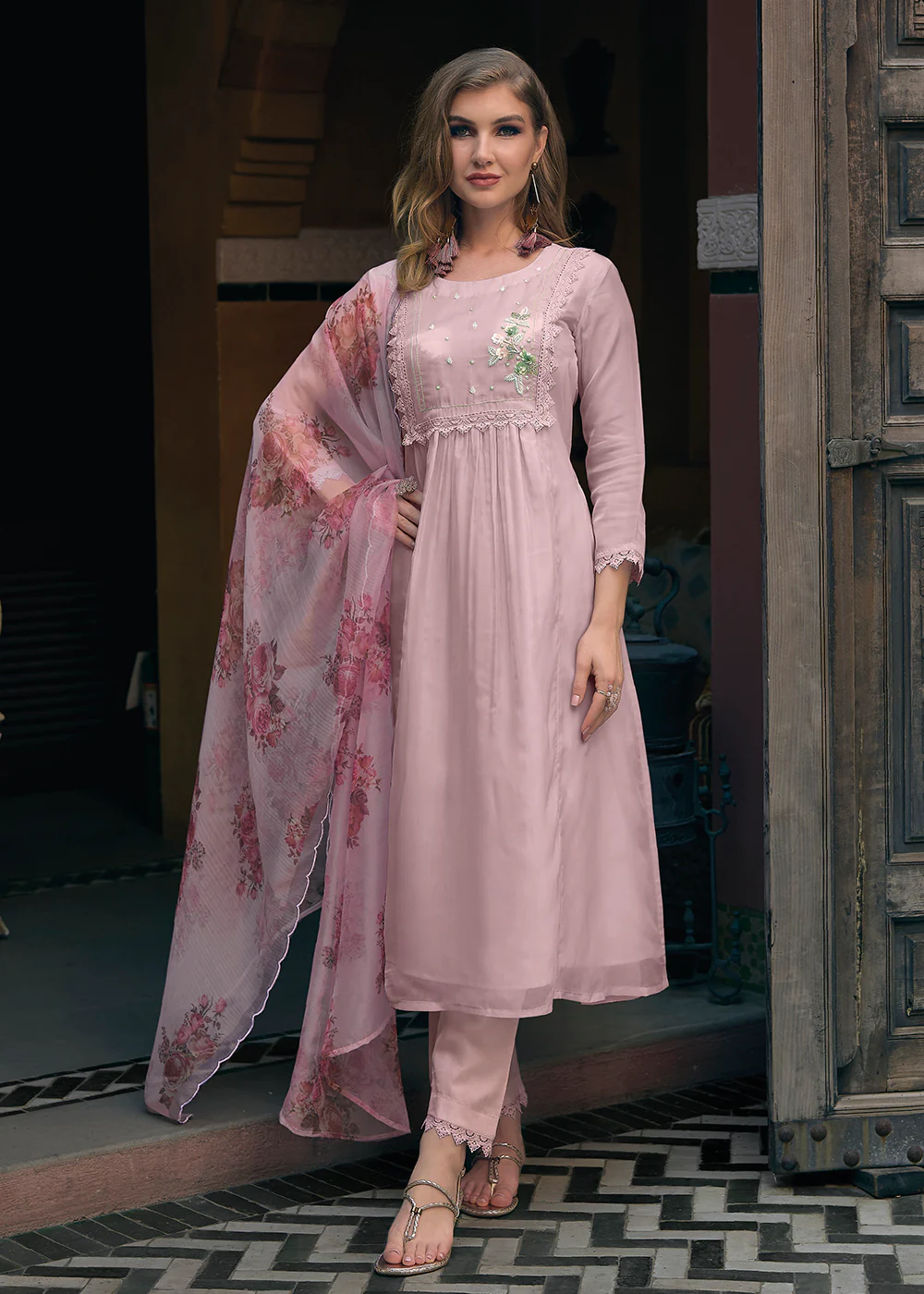 Pleasing Mauve Organza Khatli Hand Work Salwar Kameez - Image 3