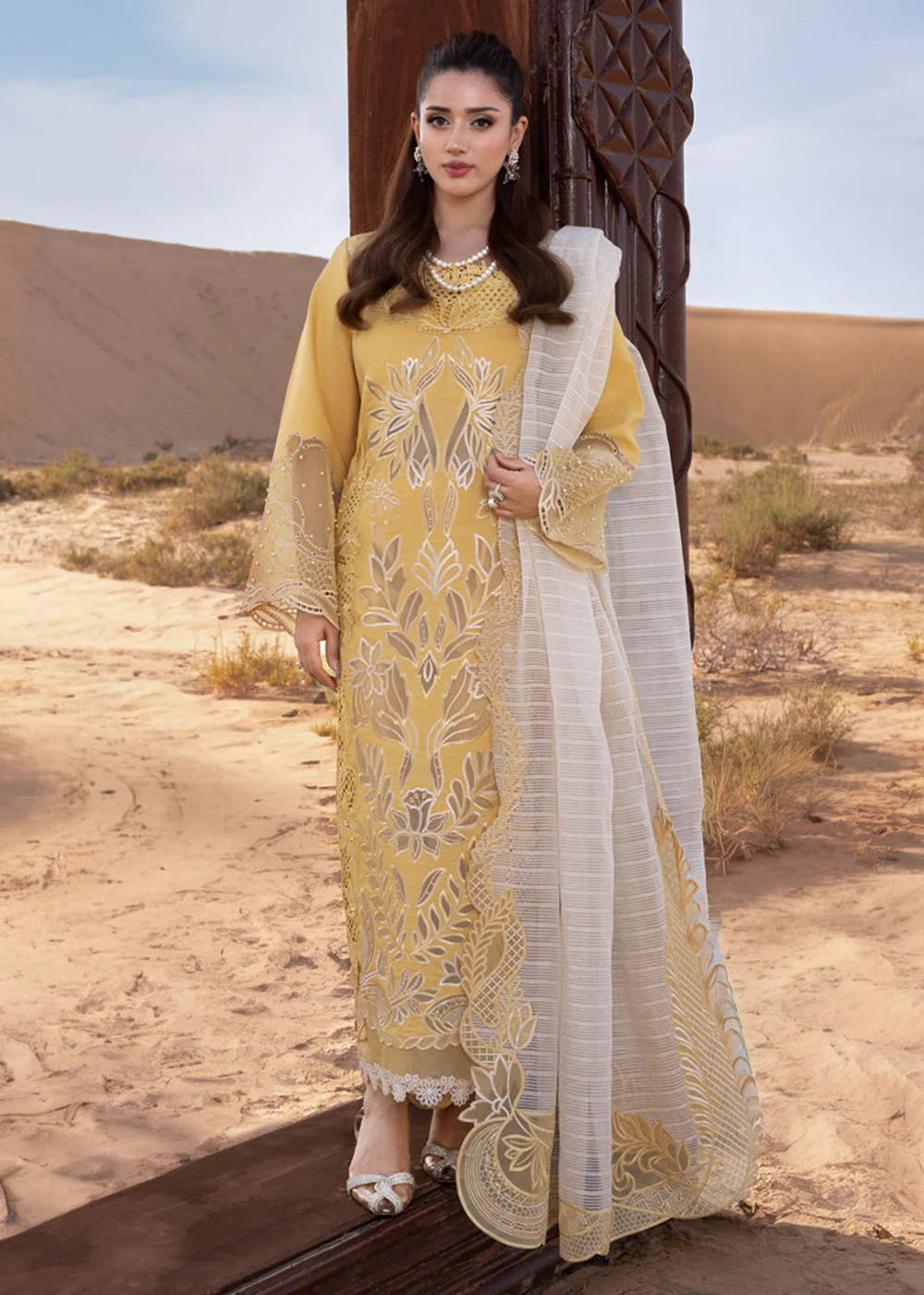 Premium Luxury Lawn '26 by Rang Rasiya | HOORAIN