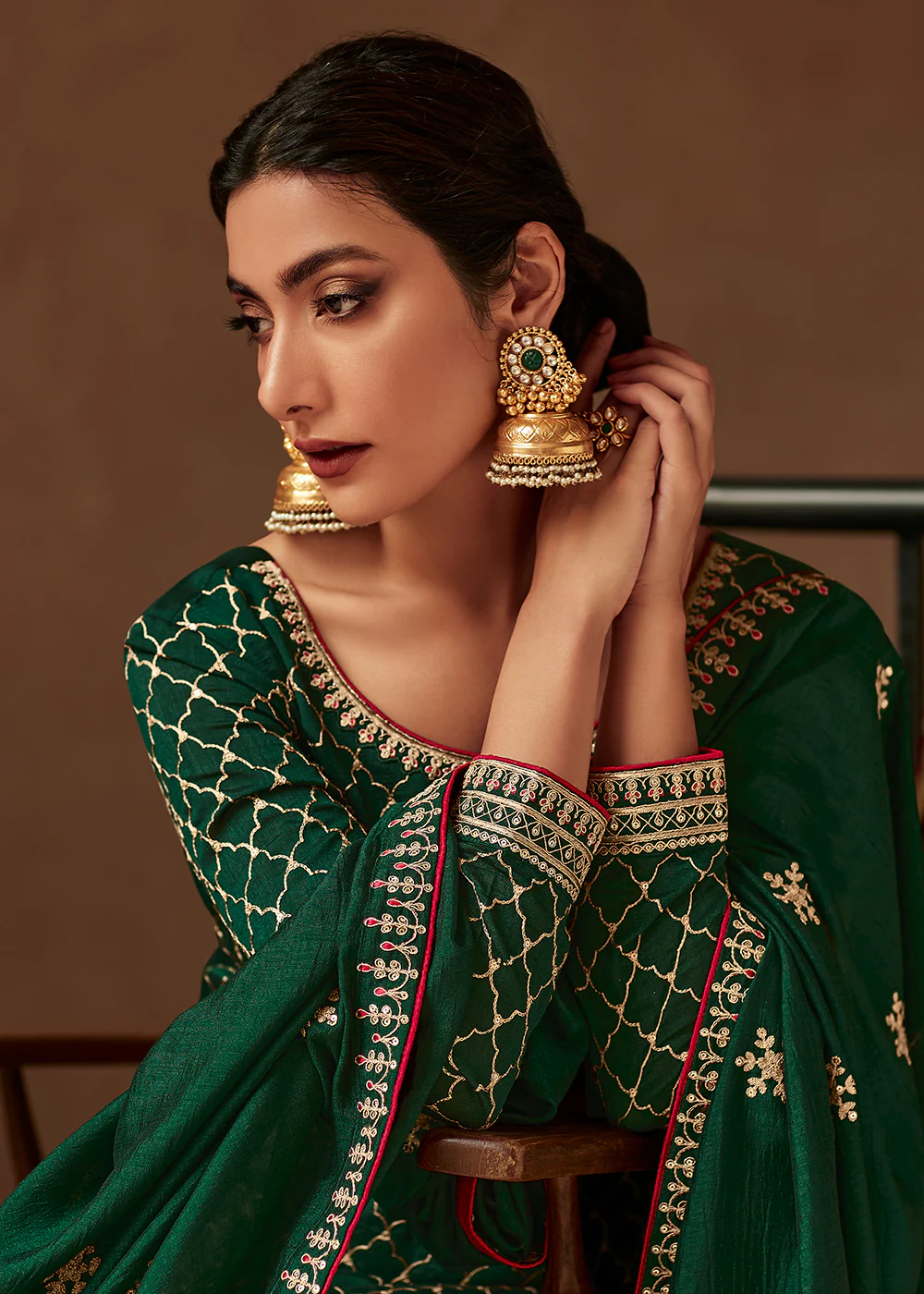 Premium Silk Green & Gold Embroidered Indian Salwar Kameez - Image 3