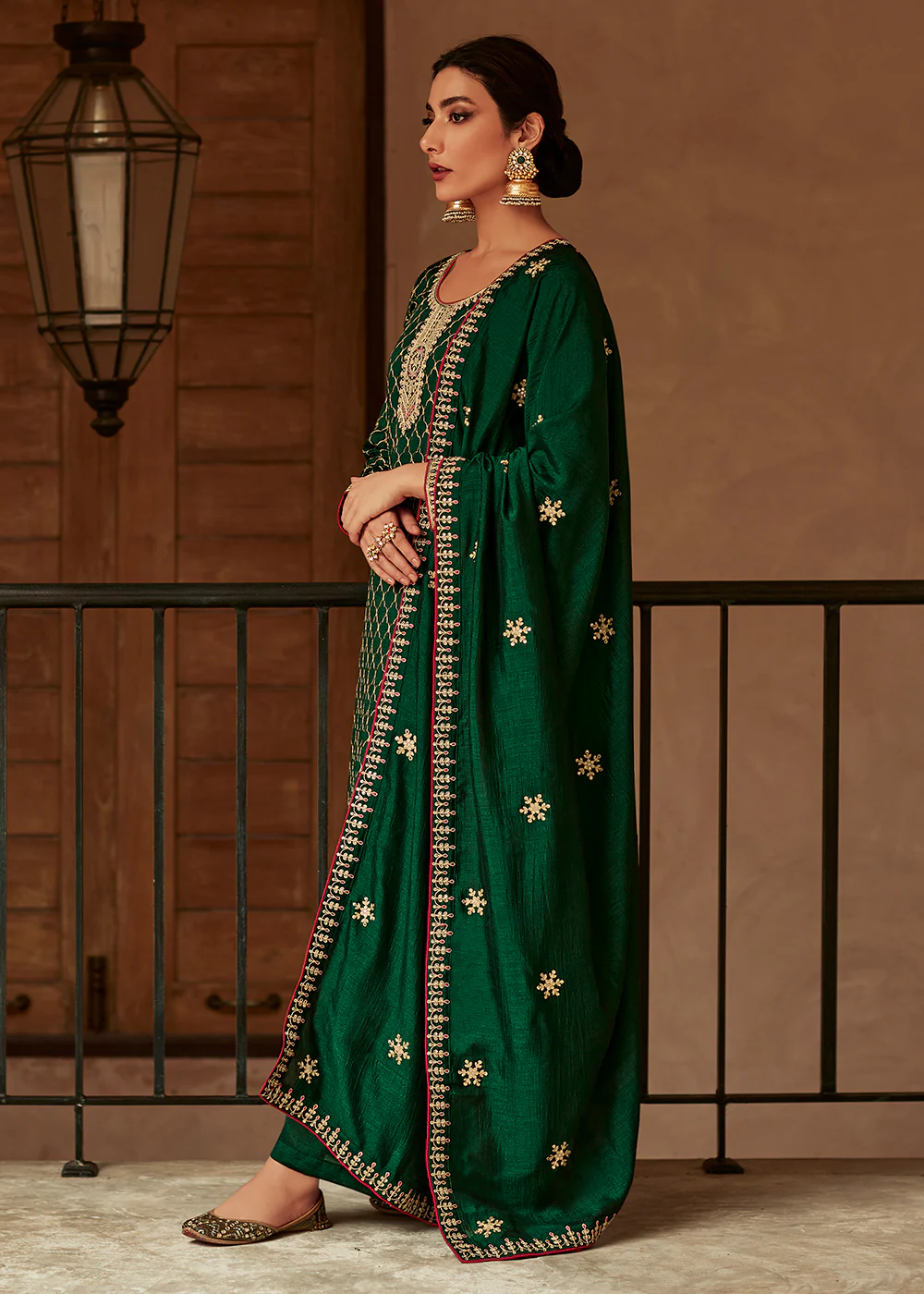 Premium Silk Green & Gold Embroidered Indian Salwar Kameez - Image 4