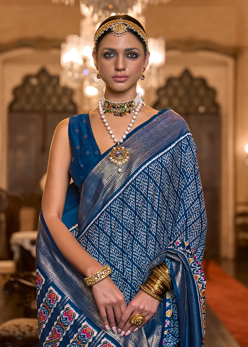 Pretty Navy Blue Woven Zari & Printed Patola Silk Traditional Saree - Image 2