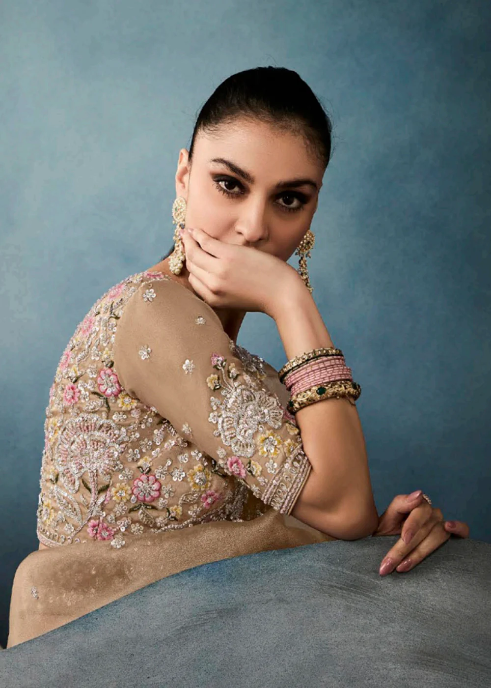 Radiant Beige Tissue Saree with Handcrafted Cutwork Border - Image 6