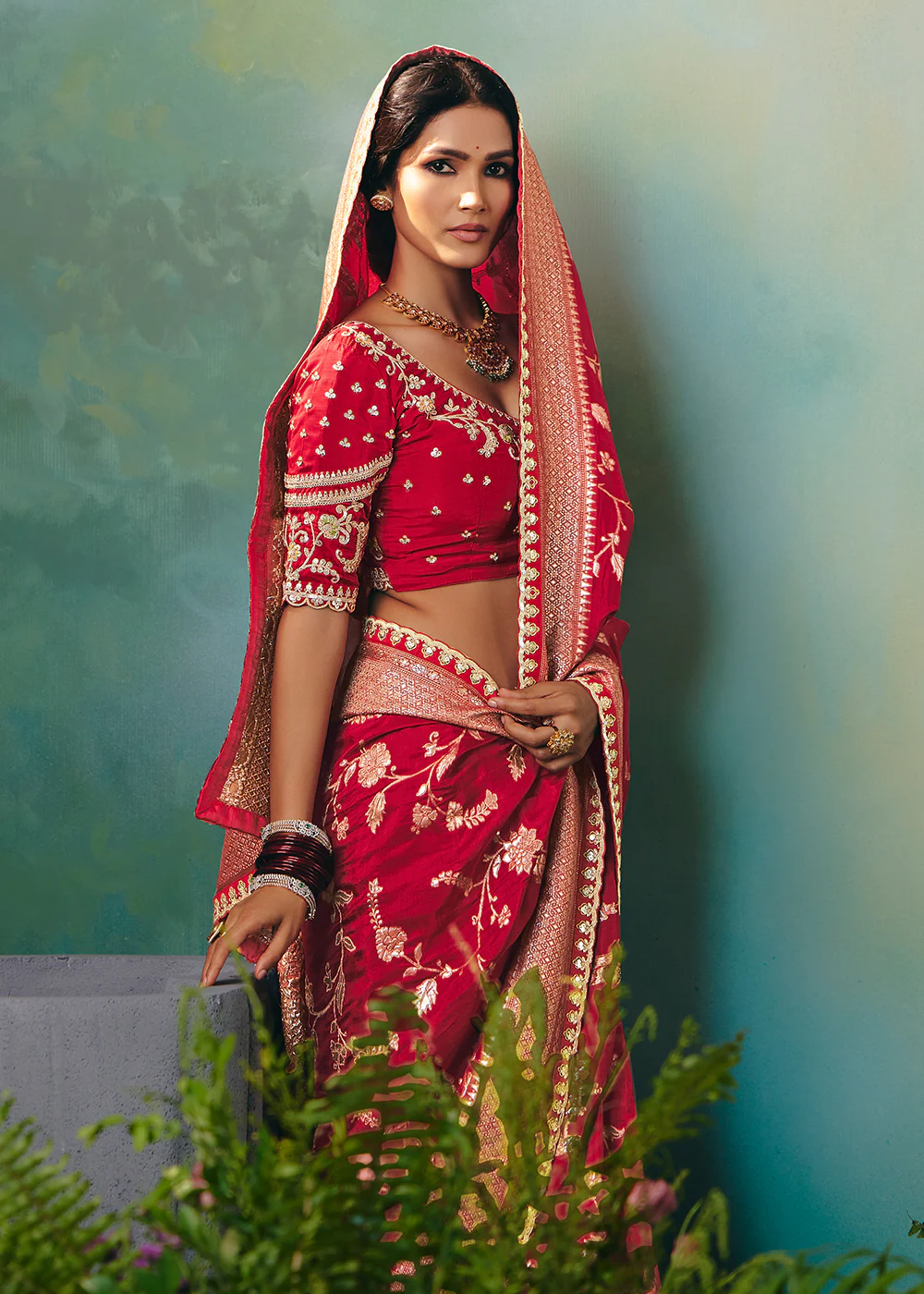 Red Premium Dola Viscose Silk Wedding Wear Saree - Image 4