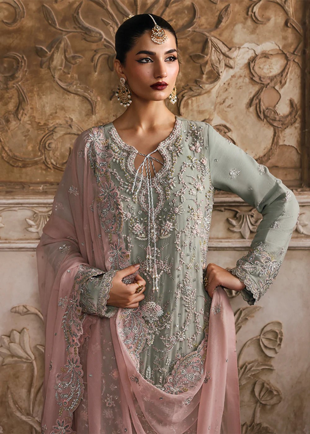 Romansiyyah Luxury Formals '25 by Emaan Adeel | MAHPARI - Image 2