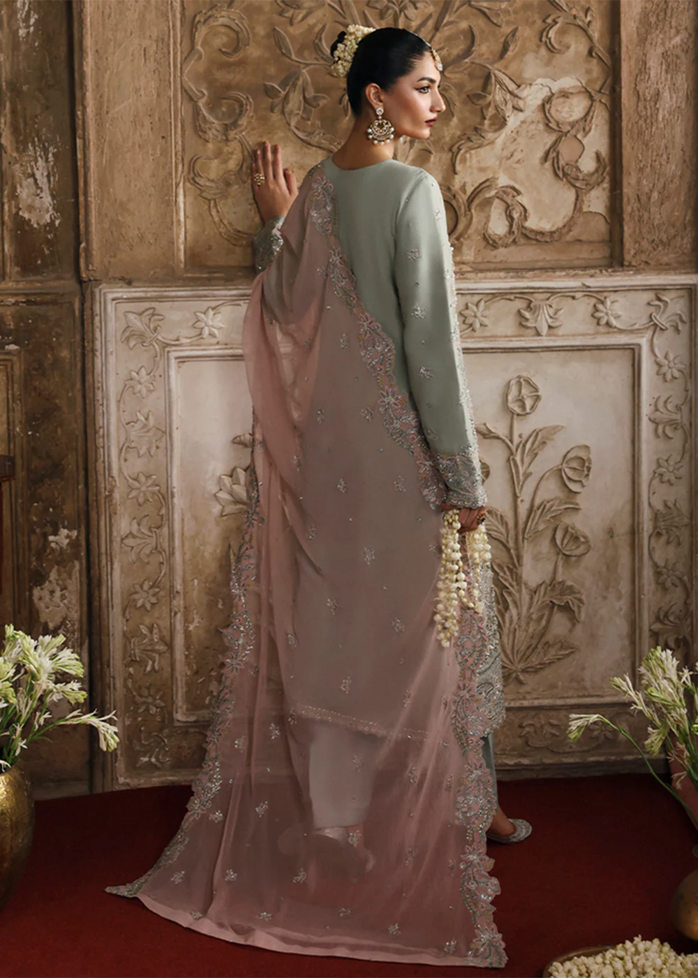 Romansiyyah Luxury Formals '25 by Emaan Adeel | MAHPARI - Image 3