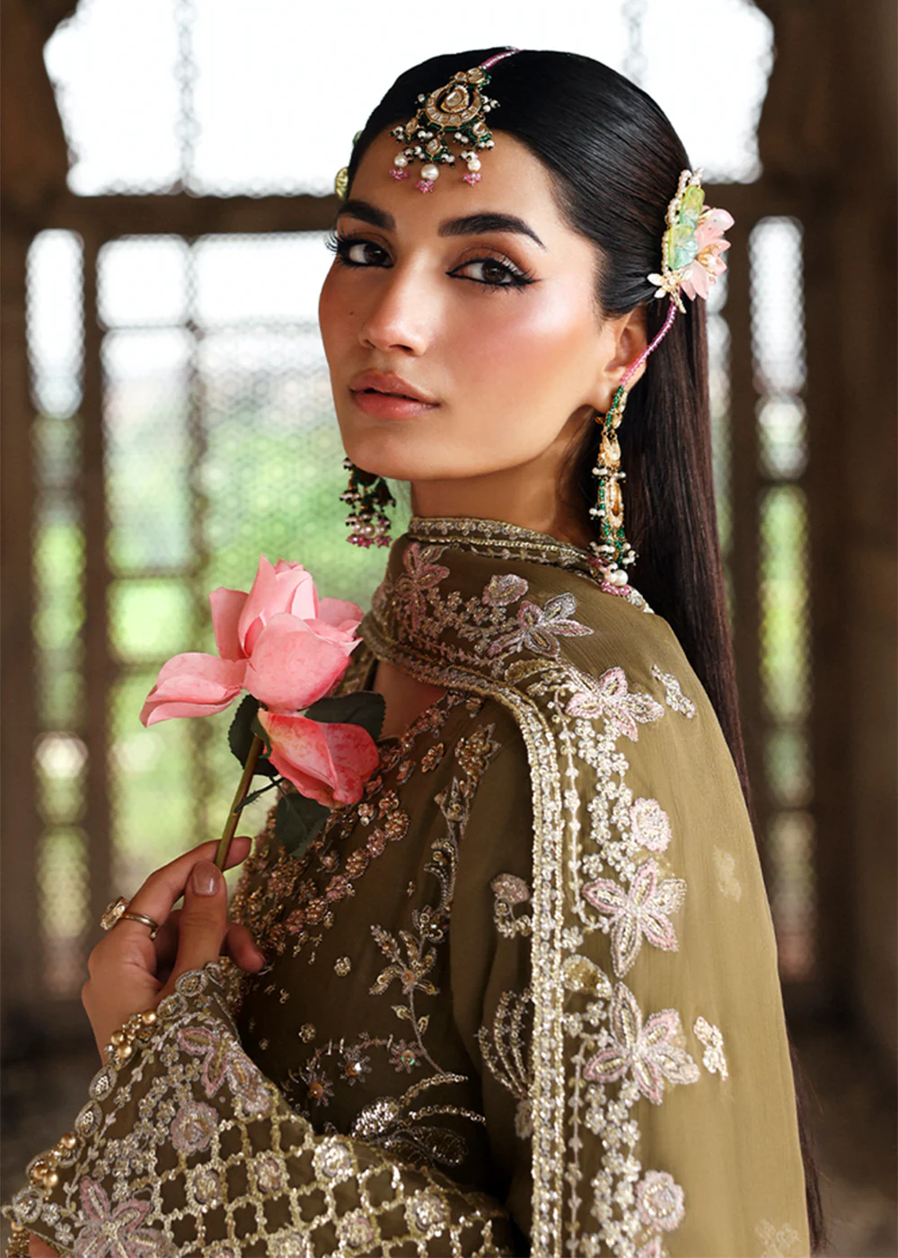 Romansiyyah Luxury Formals '25 by Emaan Adeel | OLIVEA - Image 8