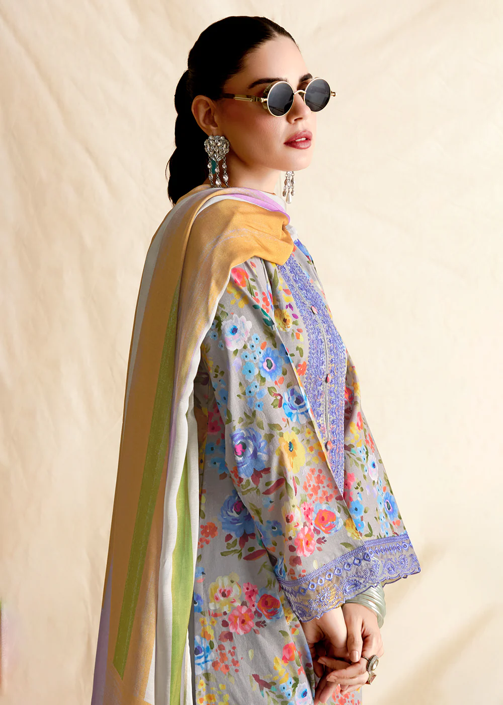 Soft Grey Pure Lawn Resham & Digital Printed Salwar Suit - Image 3