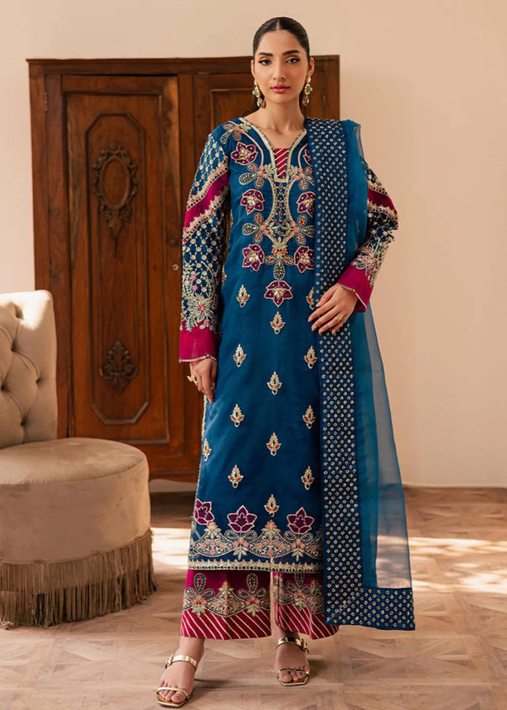 Suave Luxury Formals '25 by Emaan Adeel | AVOIR
