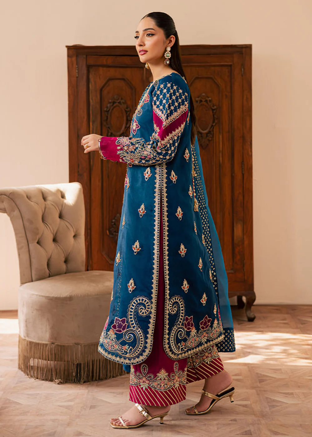 Suave Luxury Formals '25 by Emaan Adeel | AVOIR - Image 5
