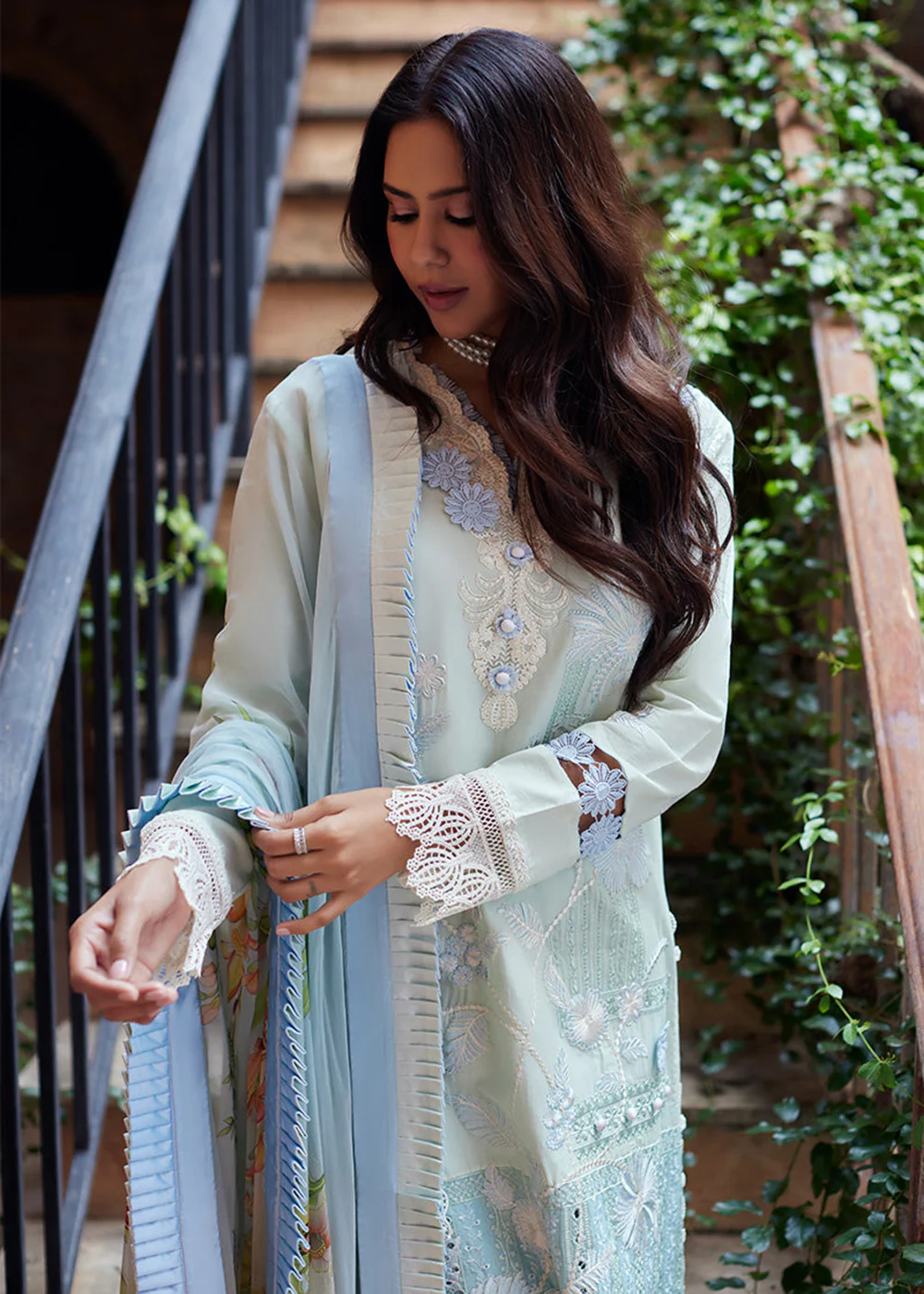 Te Amo Luxury Lawn '24 by Mushq | CAPRI CHARM - Image 2