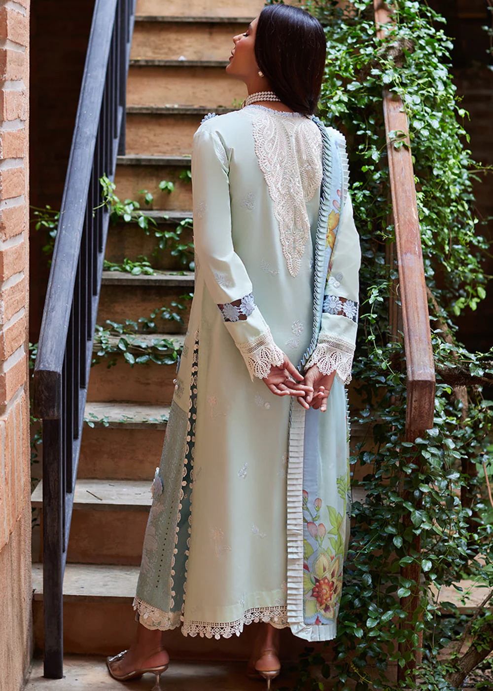 Te Amo Luxury Lawn '24 by Mushq | CAPRI CHARM - Image 3