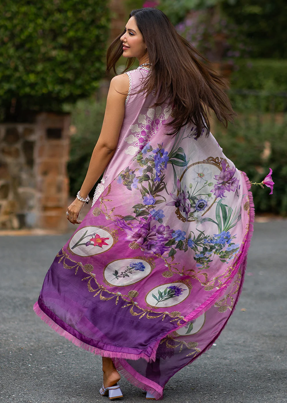 Te Amo Luxury Lawn '24 by Mushq | FLORENCE FINESSE - Image 8