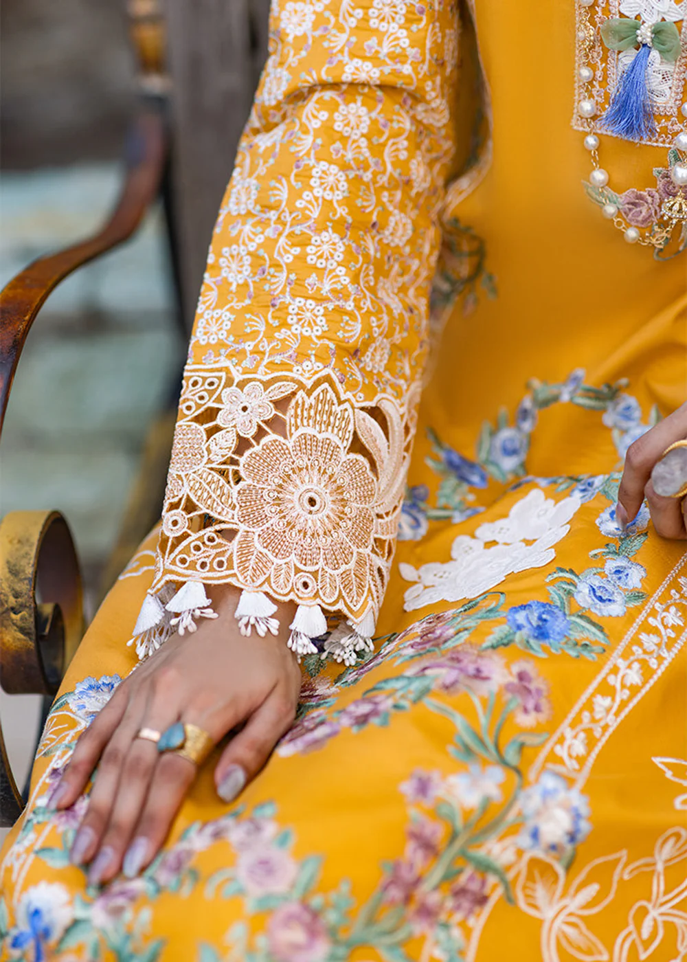 Te Amo Luxury Lawn '24 by Mushq | MILANO MODA - Image 5
