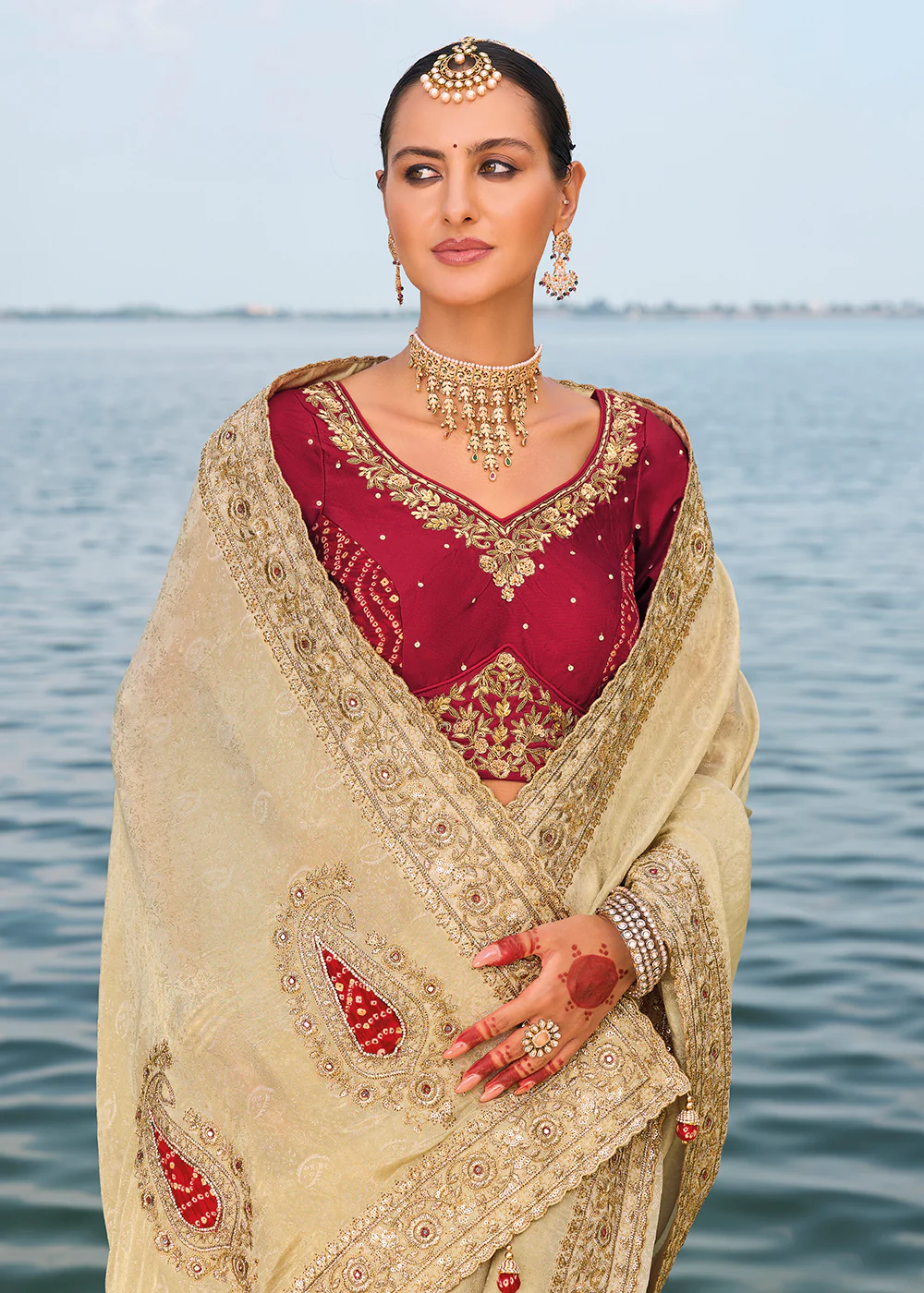 Tempting Cream Crape Jacquard Designer Traditional Saree - Image 2