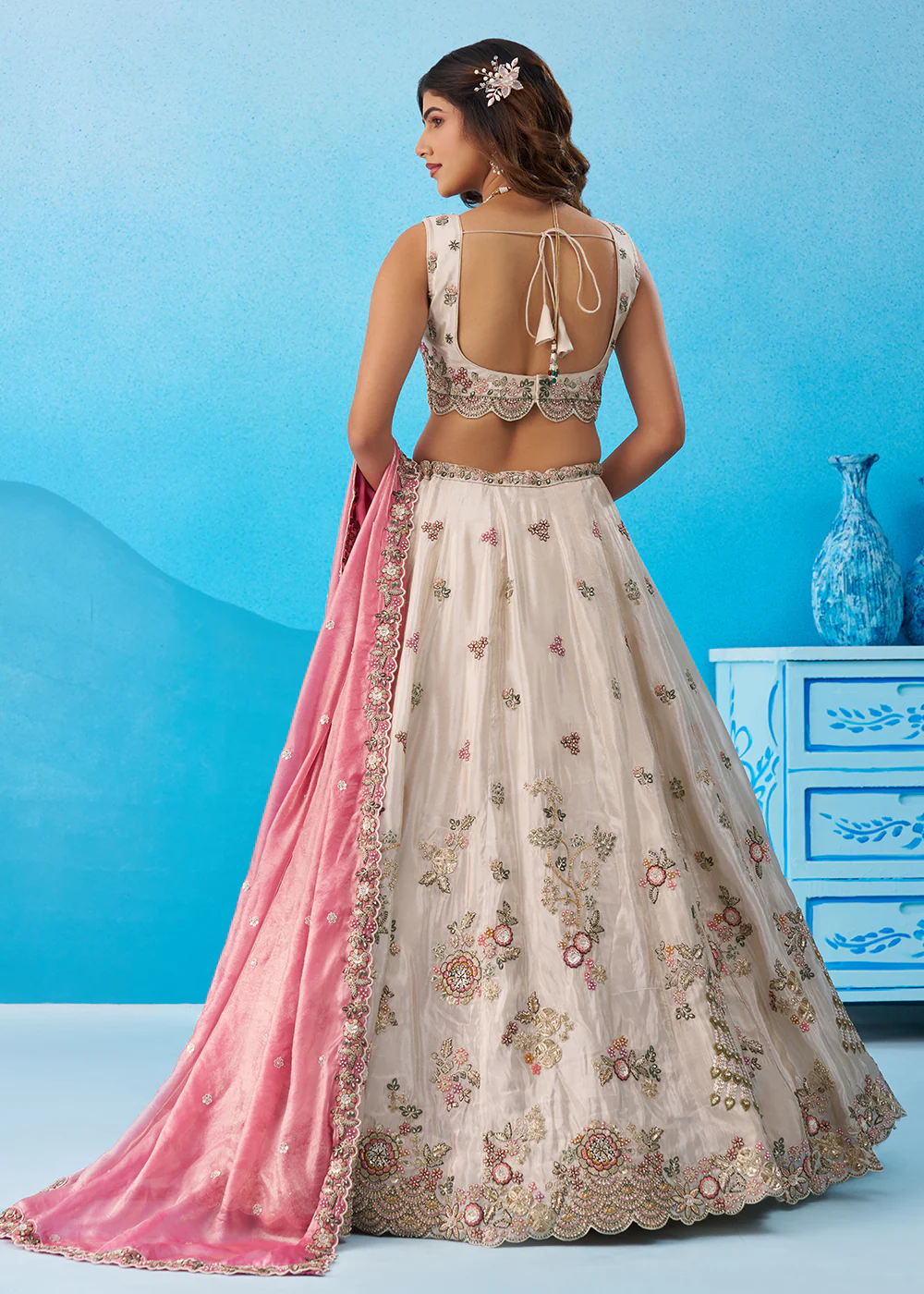 Tissue Embroidered Cream Lehenga Choli with Pink Dupatta - Image 3
