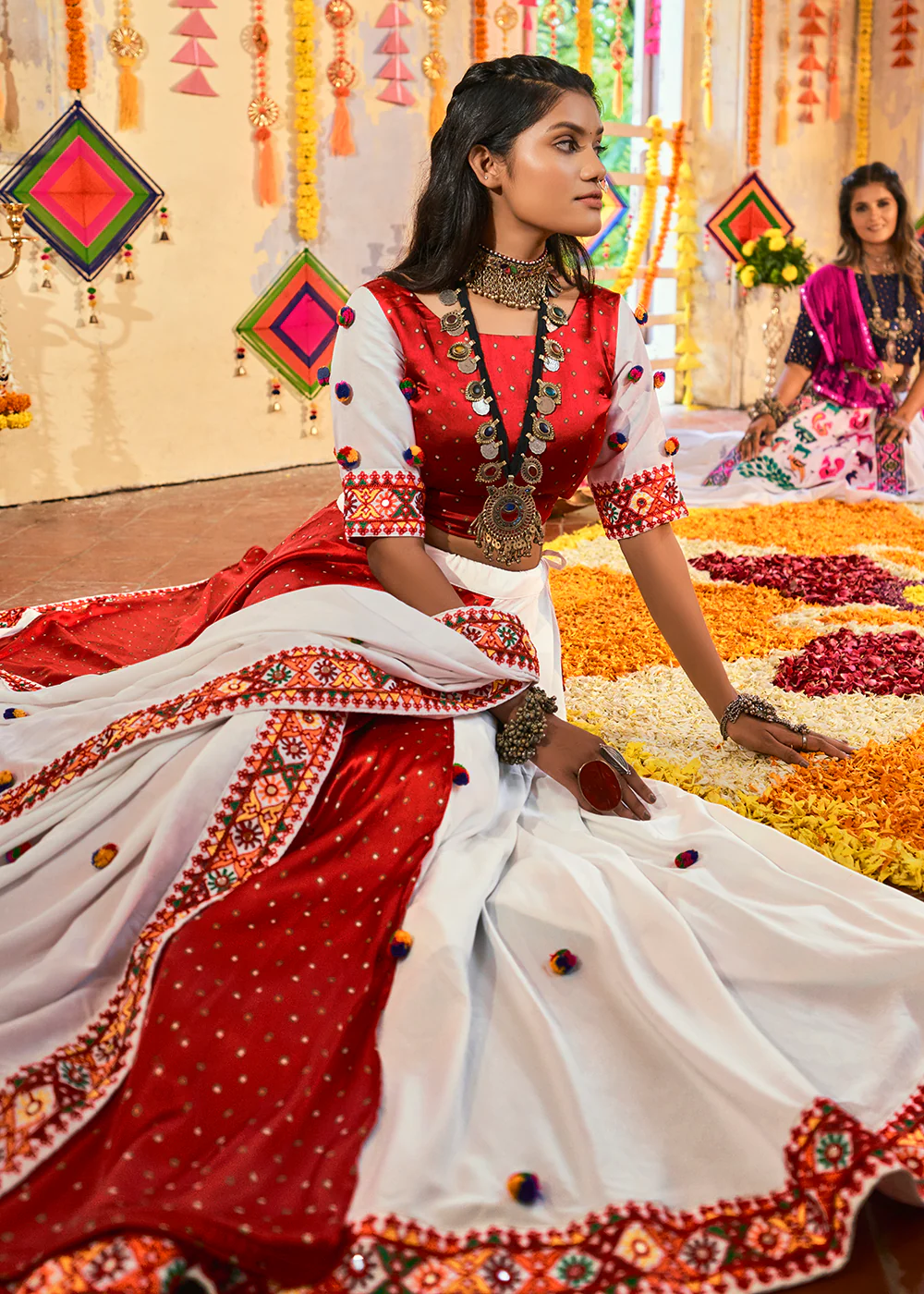 Traditional White & Red Maslin Cotton Navratri Chaniya Choli - Image 3