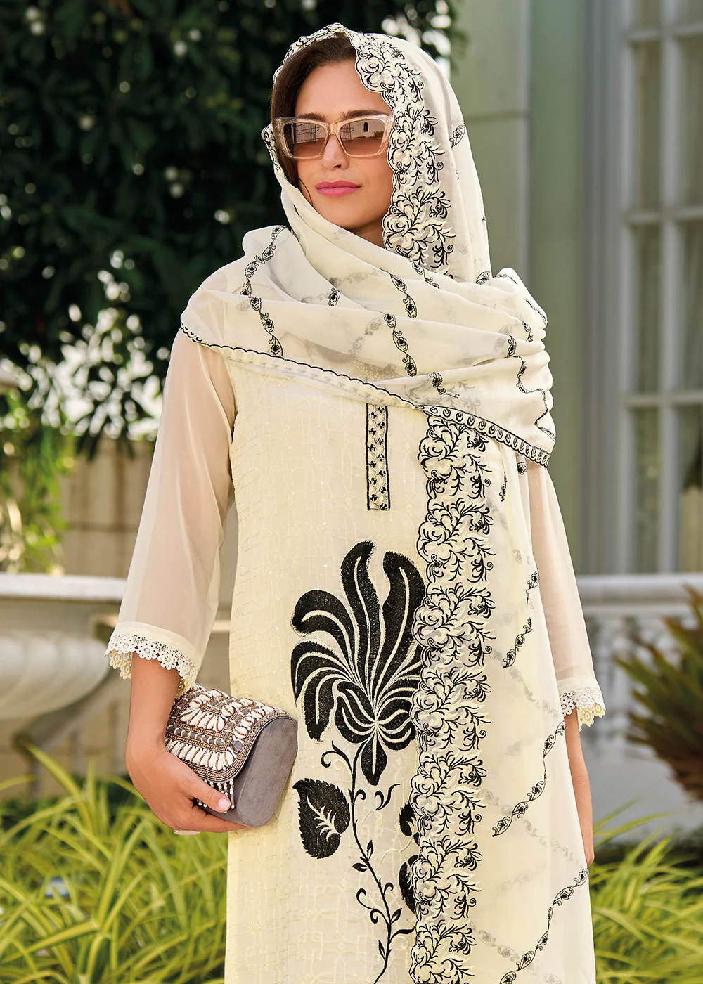 Off White Heavy Organza GPU Lace Work Pant Style Salwar Suit - Image 2