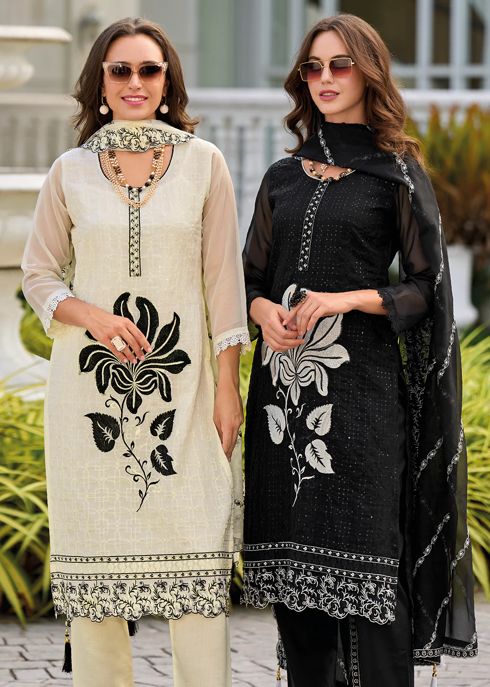 Off White Heavy Organza GPU Lace Work Pant Style Salwar Suit - Image 5