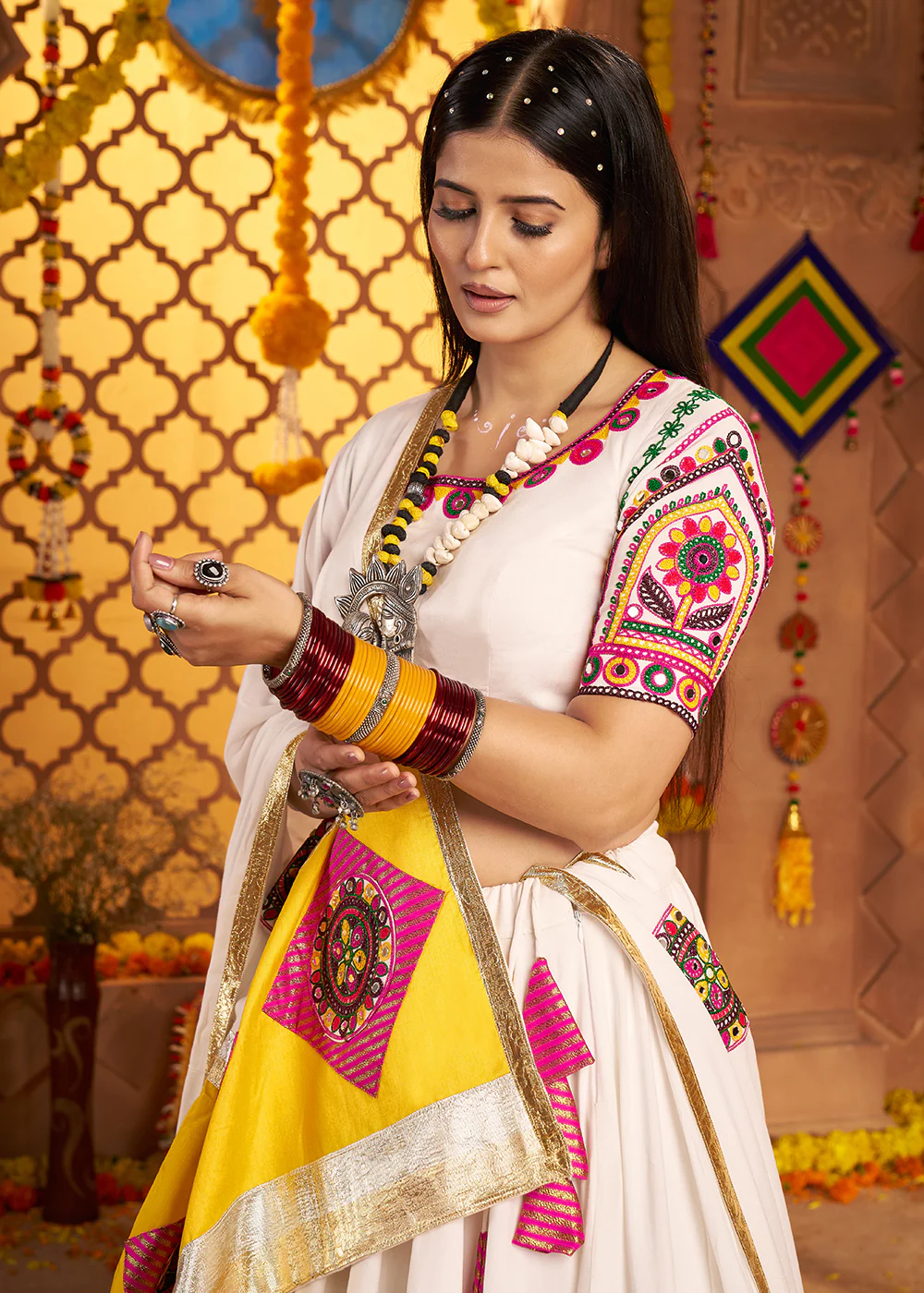 White Jacquard Patch Work Navratri Chaniya Choli - Image 5