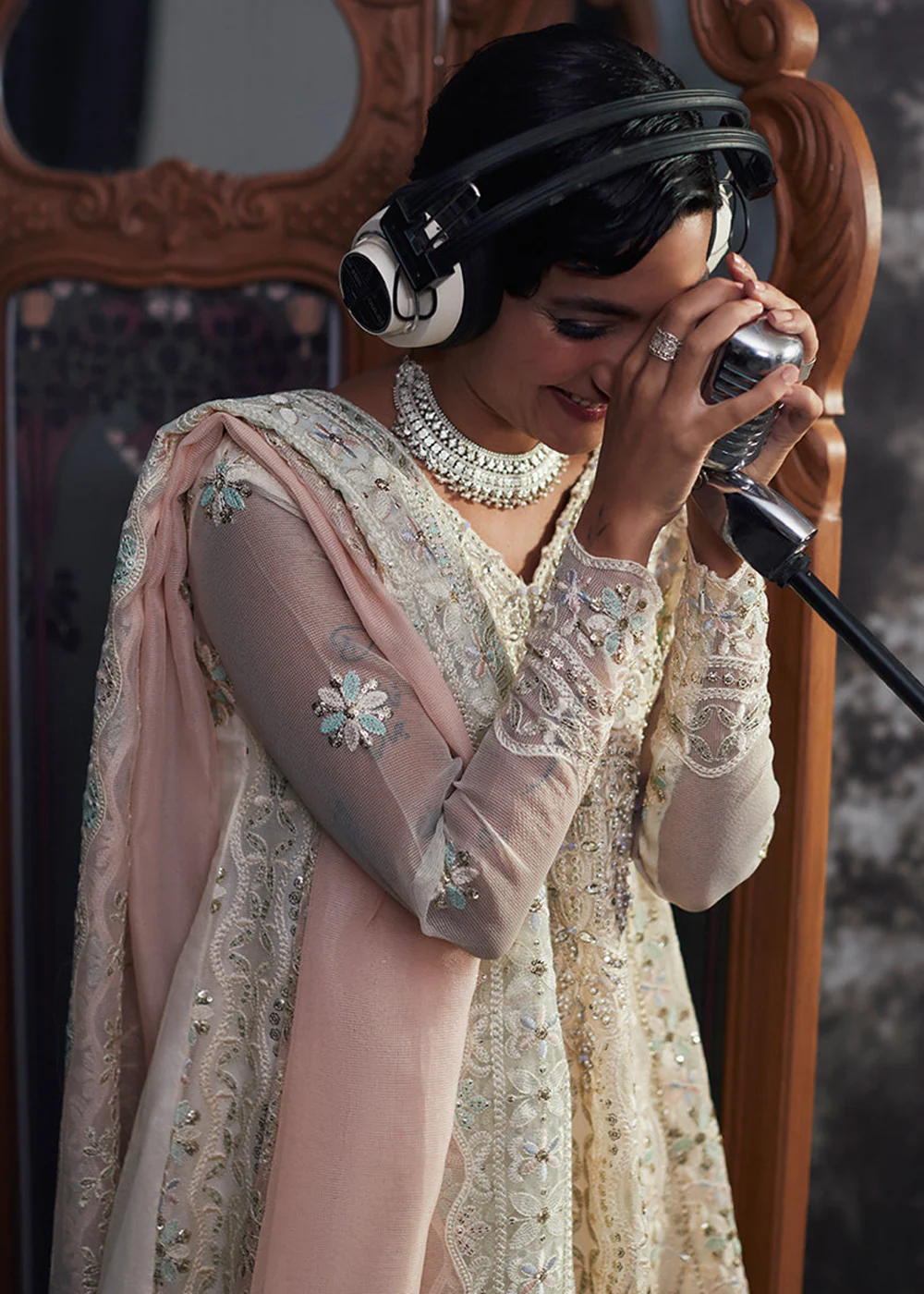 White Organza Net Pakistani Suit | Mushq | Qala Kamdaani | Aaila - Image 5