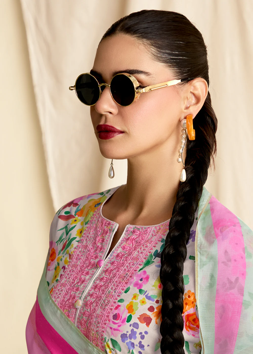 White Pure Lawn Resham & Digital Printed Salwar Suit - Image 5