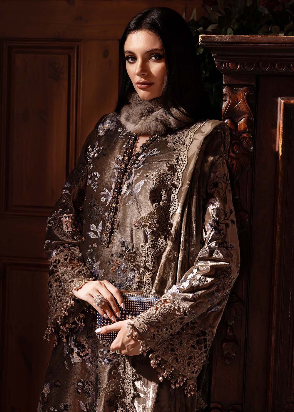 Winter Luxe '25 by Maria B | WL-1303 - Image 4