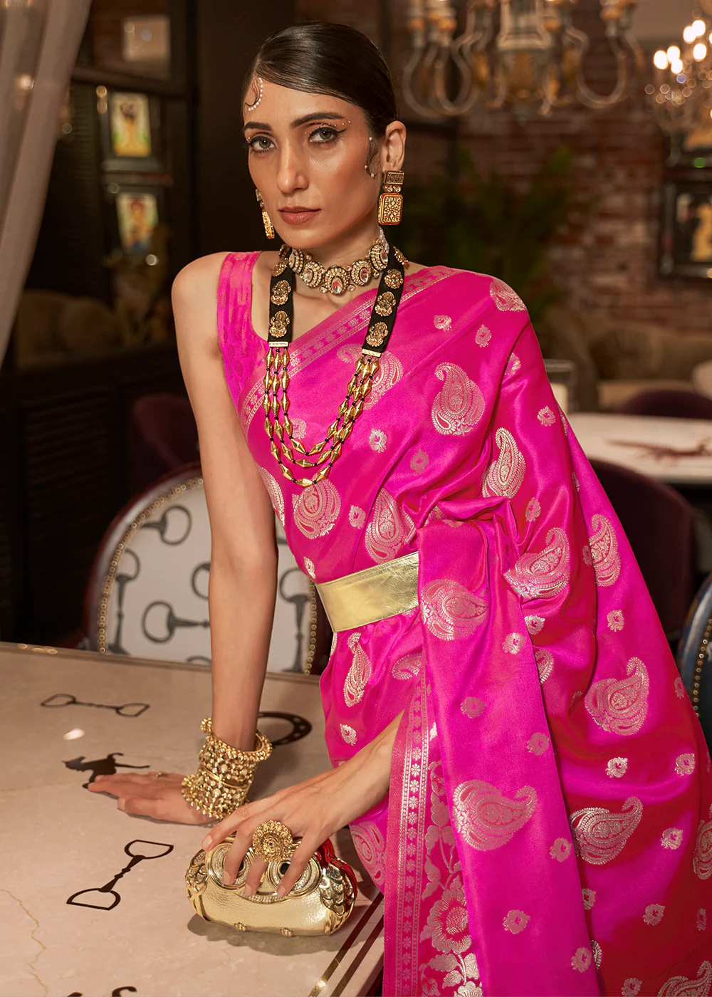 Winter Sky Pink Fascinating Zari Weaving Banarasi Silk Saree - Image 2