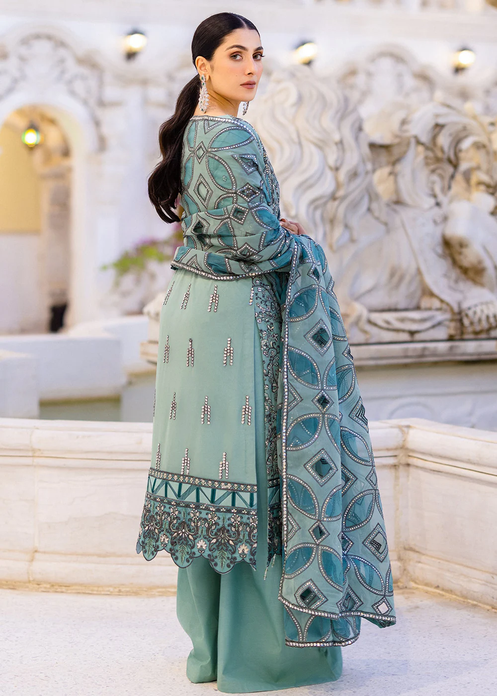 Zimal Luxury Formals 23 by Emaan Adeel | Rangreza - ZM 10 - Image 3