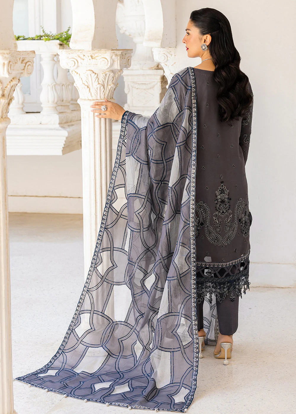Zimal Luxury Formals 23 by Emaan Adeel | Zeba - ZM 08 - Image 3